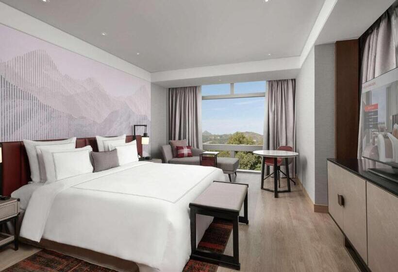 스탠다드 룸 킹사이즈 침대, Swissôtel Clark Philippines
