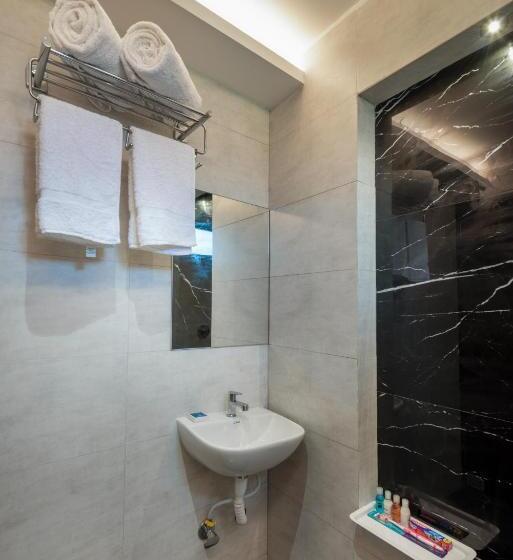 Номер Deluxe, Paramount Riverfront Resort & Spa, Karjat