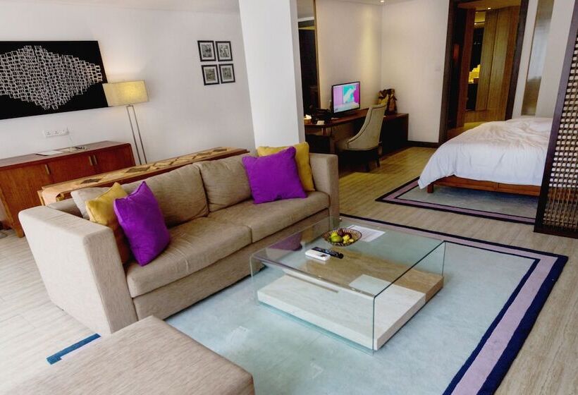 Suite with Pool, Lv8 Resort