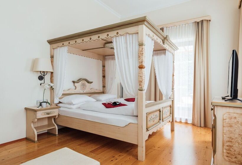 Полулюкс, De France Wiesbaden City