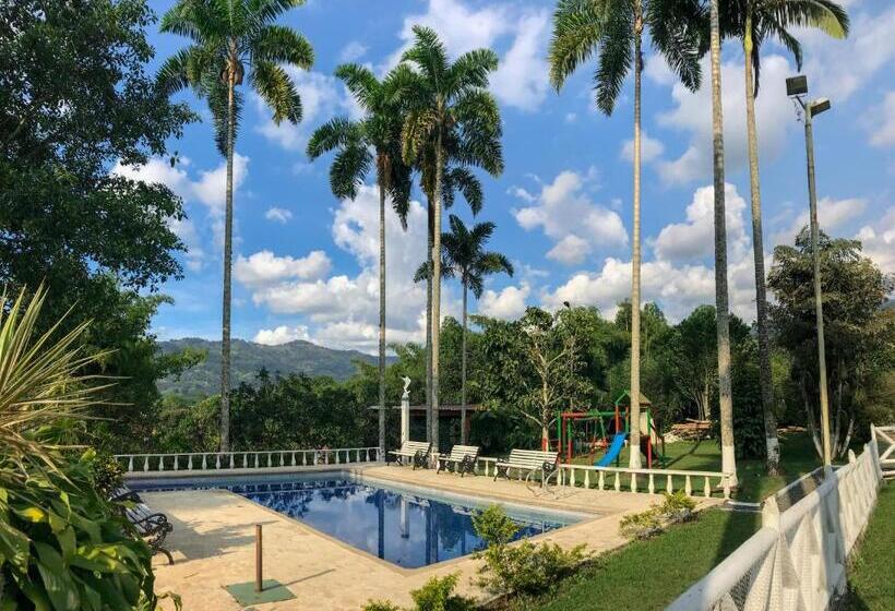 패밀리 룸, Room In Lodge   Family Cabin With Lake View
