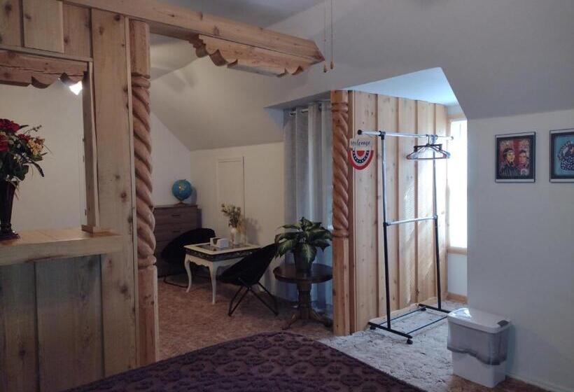 Студия Стандарт, Quiet Upstairs Studio Close To Town 420 Friendly