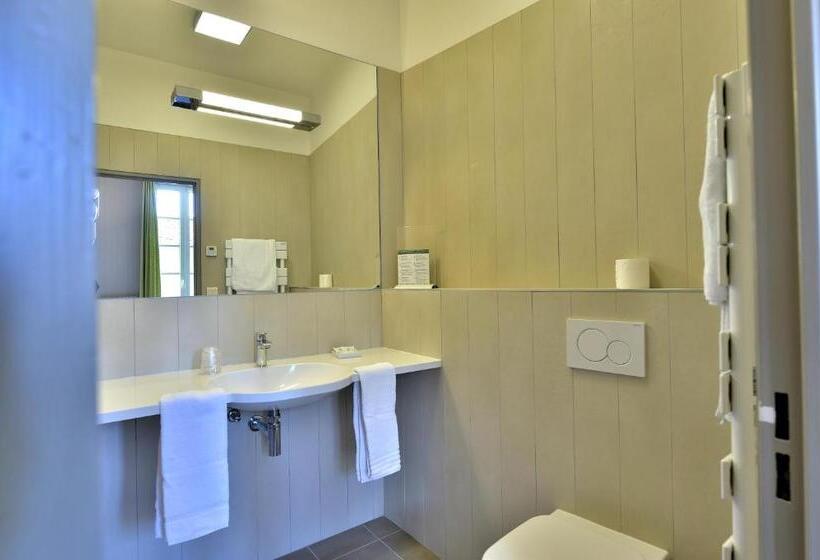 Номер Стандарт, Auberge De La Commanderie