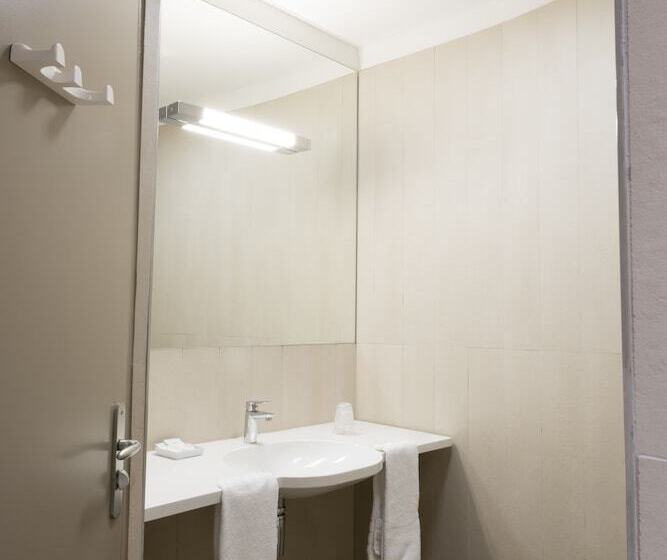 Номер Стандарт, Auberge De La Commanderie