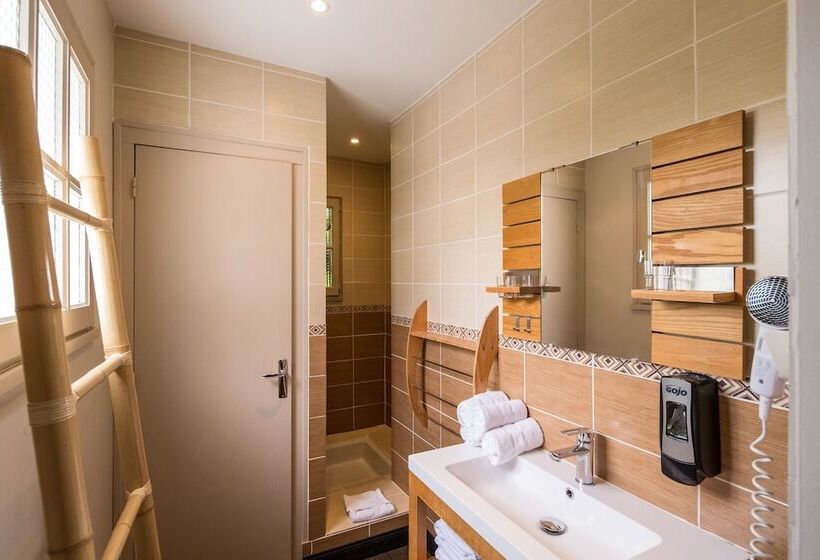 Четырехместный Номер Стандарт, Hôtel Le Peu Breton