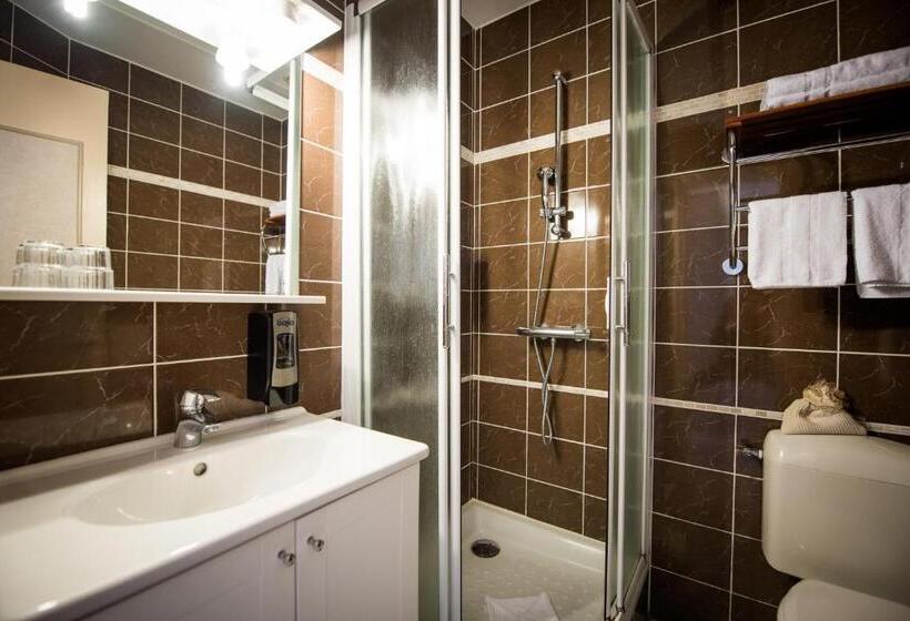 Четырехместный Номер Стандарт, Hôtel Le Peu Breton