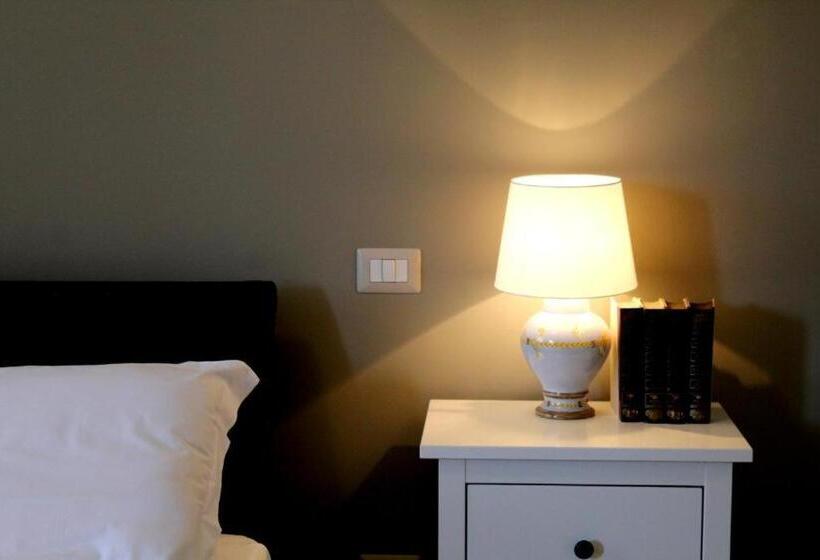 Четырехместный Номер Стандарт, Colonna Rooms & Apartment