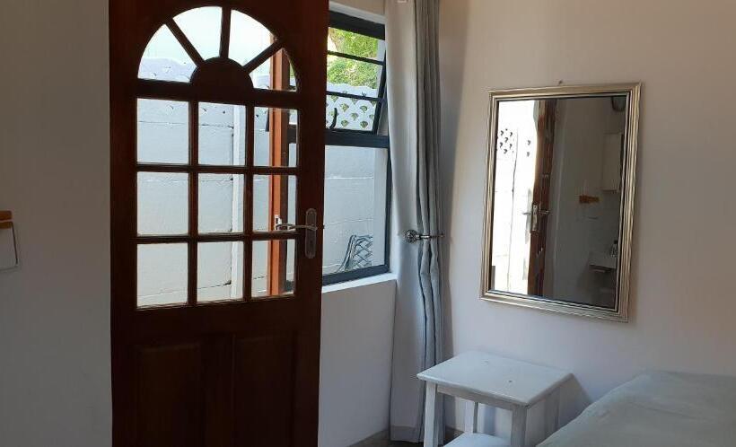 Номер Economy Индивидуальный, Emmaus Single Room