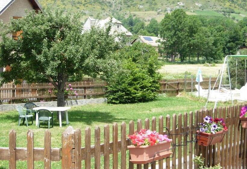 Трехместный Номер Классика, Restaurant Le Chamois