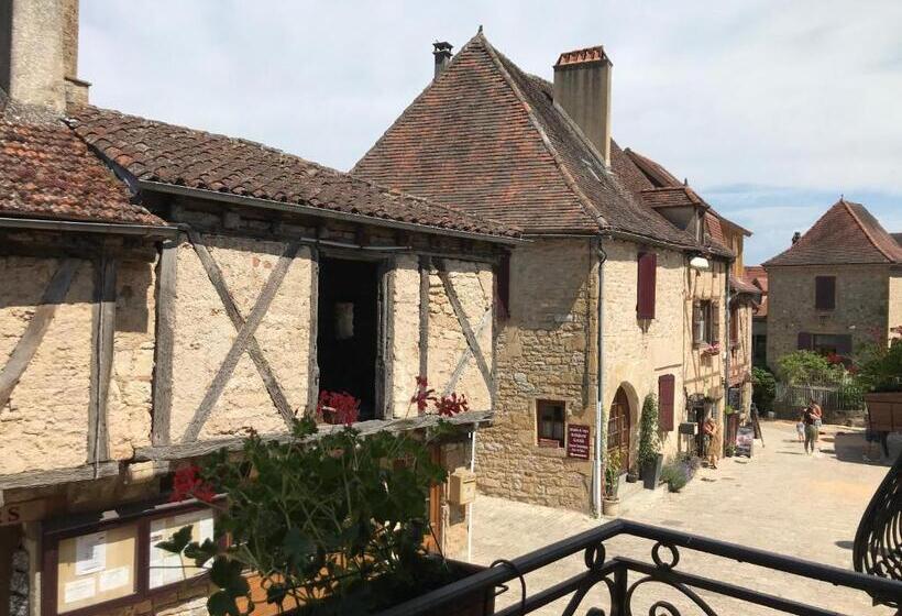 Номер Стандарт с Балконом, Logis Auberge De La Fontaine
