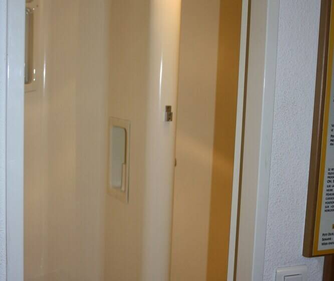 Семейный Номер, Hôtel Quick Palace Valence Nord