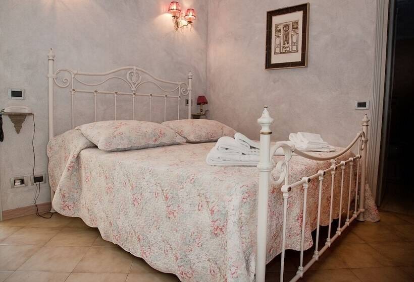 اتاق عادی, La Petite Maison