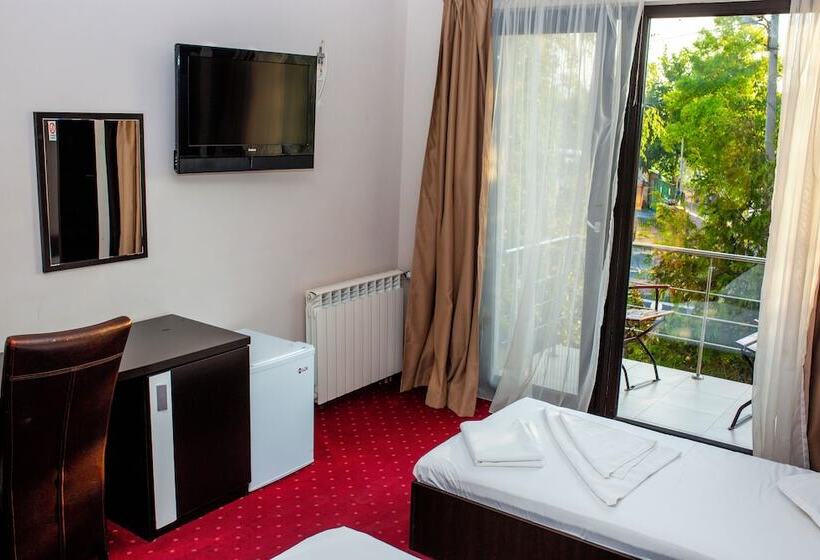 Номер Стандарт Трехместный, Vila La Mer