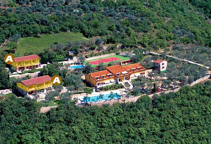 آپارتمان 1 خوابه, Taki Village