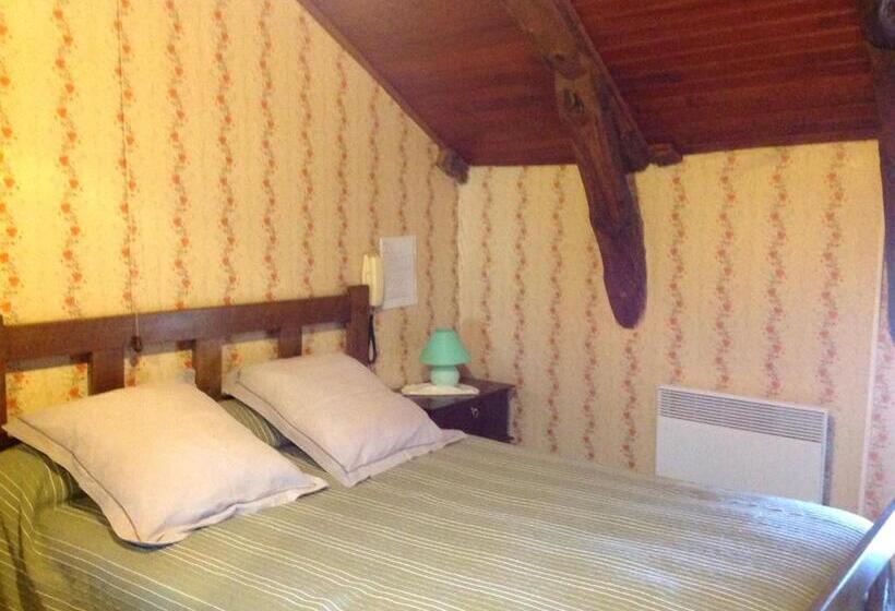 Номер Стандарт Индивидуальный Совместная Ванная, Auberge Du Meygal