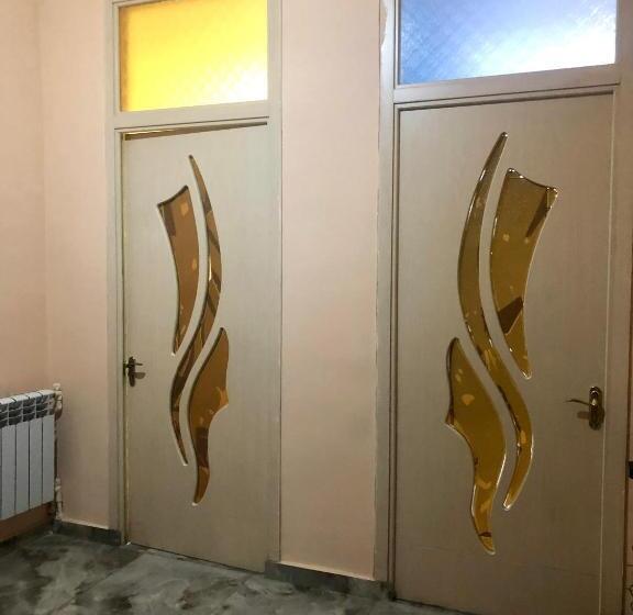 اتاق استاندارد با چشم‌انداز باغ, Karson Family Hostel & Guest House