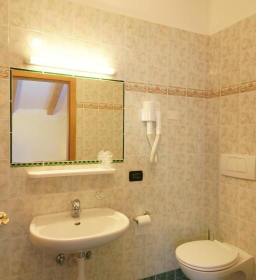 חדר סטנדרט לשלושה, Berg Hotel Latemar Spitze