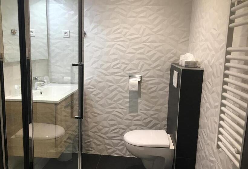 Номер Стандарт, La Bonbonniere   Sure Hotel Collection By Best Western