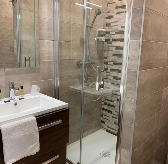 Номер Стандарт, La Bonbonniere   Sure Hotel Collection By Best Western