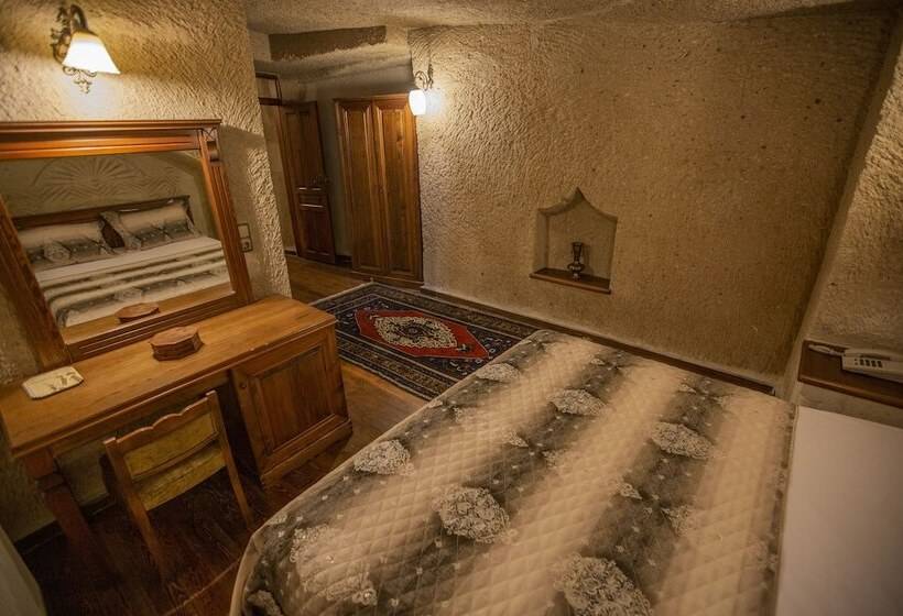 Люкс, Stone House Cave
