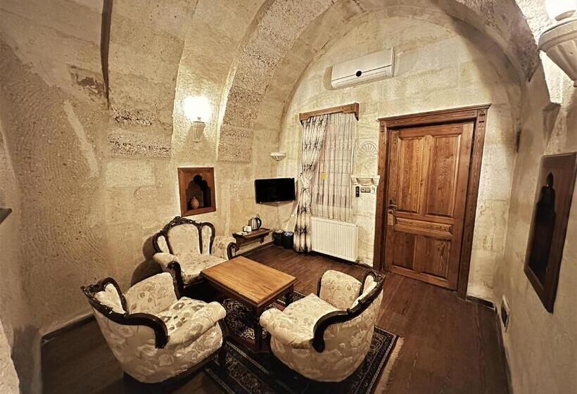Полулюкс, Stone House Cave