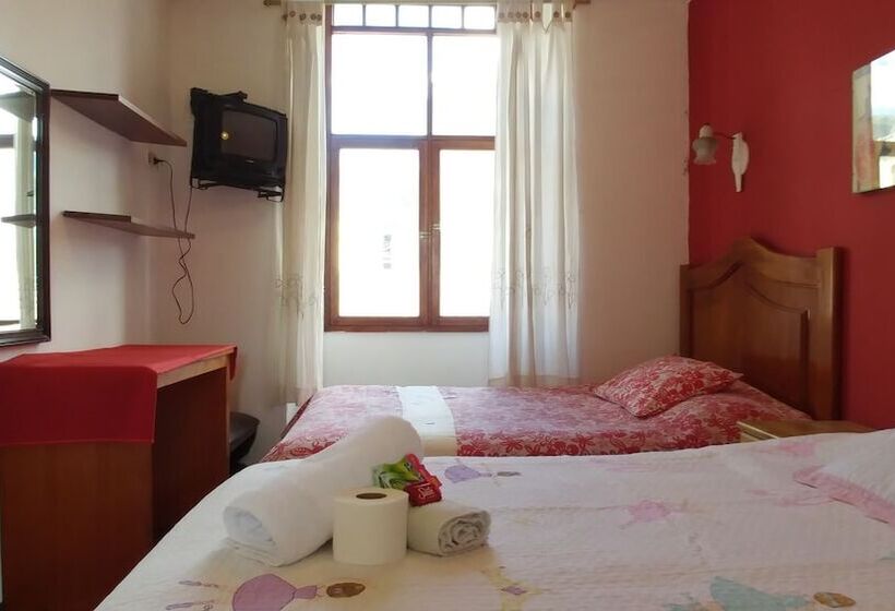 חדר סטנדרט לארבעה, Hostal Quito Cultural