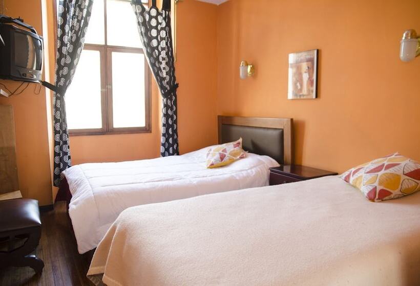 חדר סטנדרט לשלושה, Hostal Quito Cultural