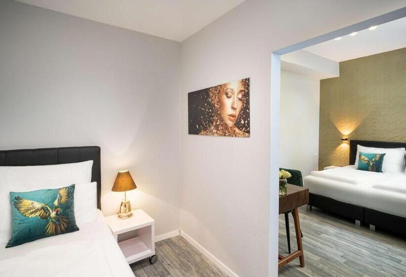 اتاق استاندارد سه نفره, Arthotel Ana Gold