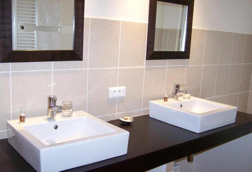 Семейный Номер Классика, Hôtel De Mirmande