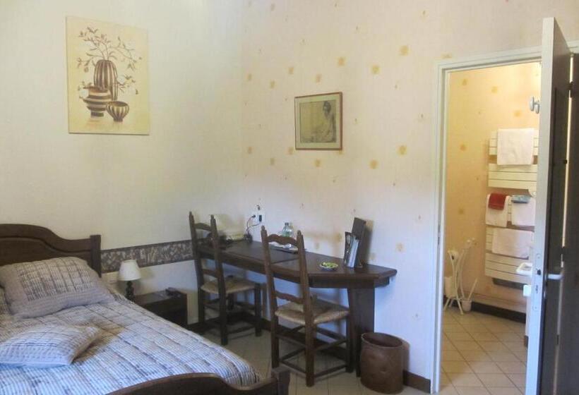 Номер Стандарт, Hôtel Restaurant La Crèche Et Sa Piscine Intérieure   Logis Hôtels