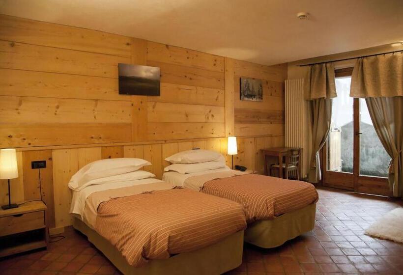 Номер Стандарт Трехместный, Chalet Hotel Svizzero