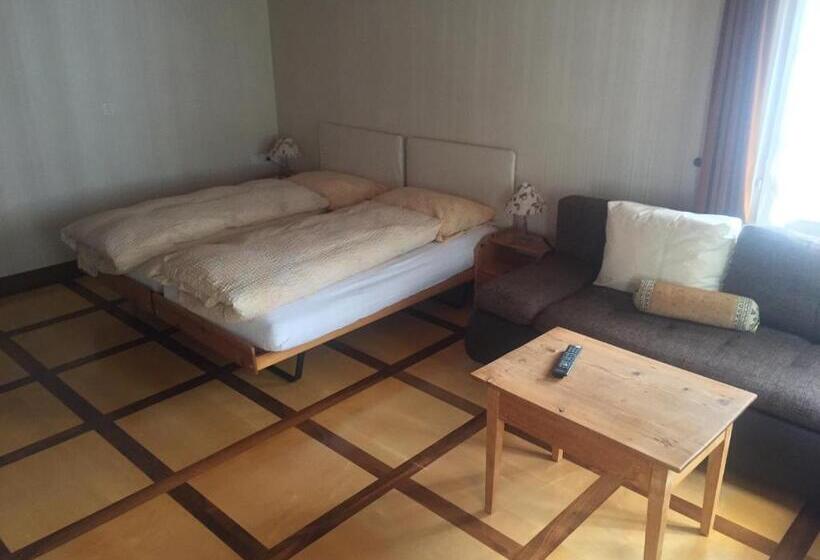 Семейный Номер, Rössli Apartment