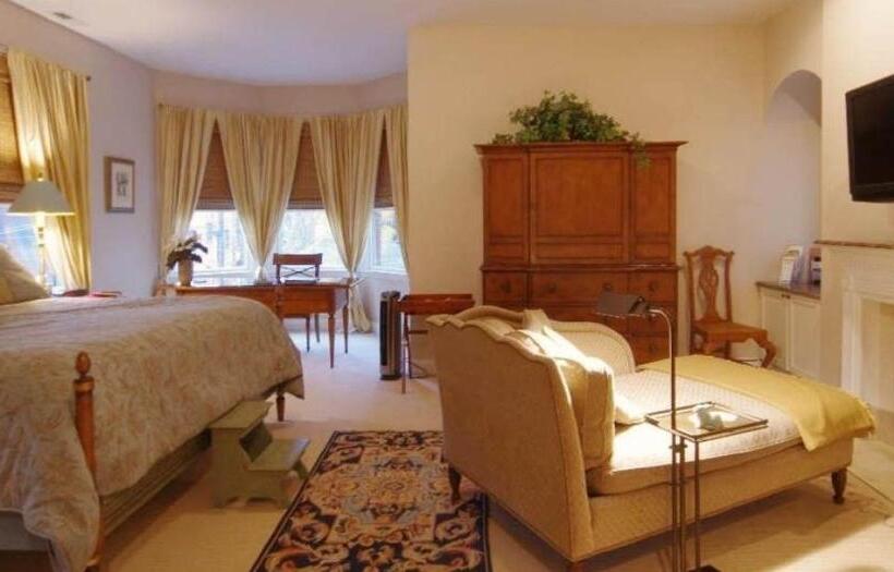 Люкс Кровать Кинг, Harvey House Bed & Breakfast