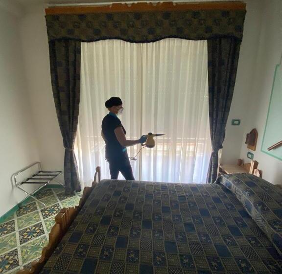 Номер Deluxe Вид на Море с Балконом, Riviera B&b Rooms
