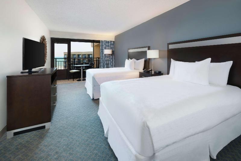 Номер Deluxe Вид на Бассейн, Claro Makassar Hotel & Convention