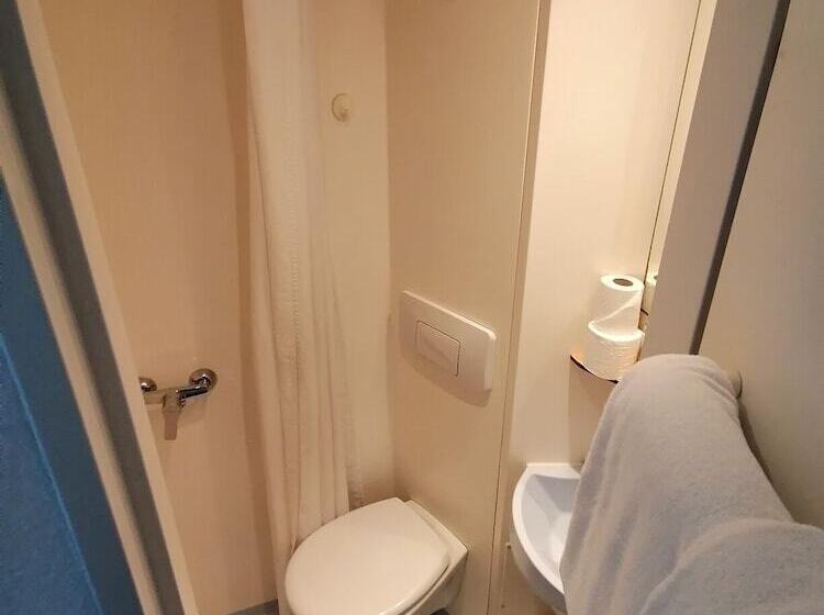 バス共有のスタンダードルーム, Fasthotel Montpellier Ouest   Un Hôtel Fh Classic
