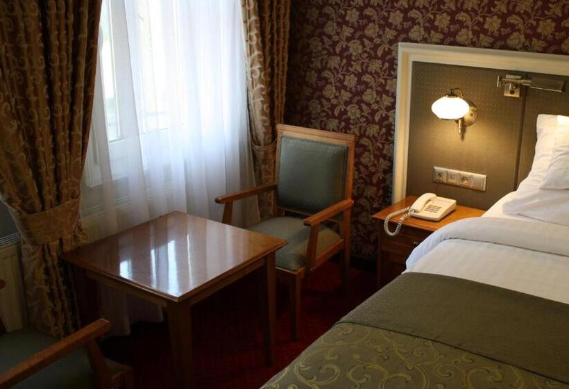 Номер Economy, Petite Fleur   Adults Only ! Air Conditioning !