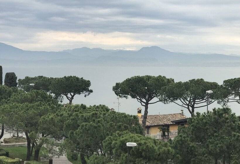 バルコニー付きスタンダードトリプルルーム, Villa Rosa