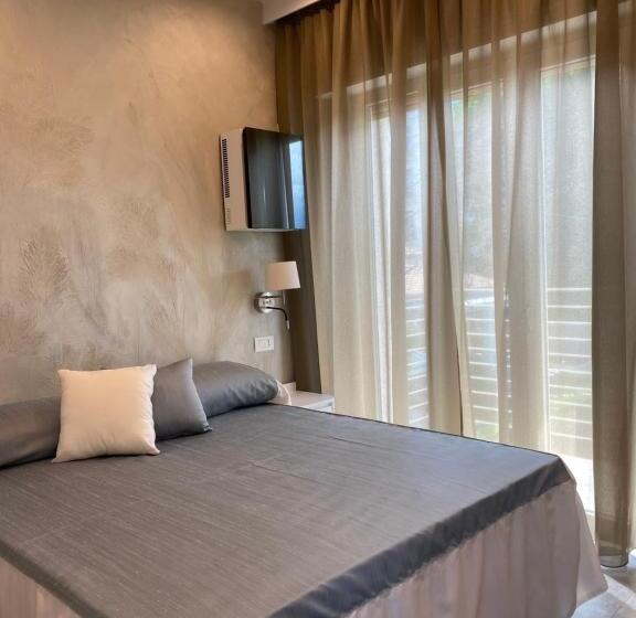 اتاق استاندارد با بالکن, Villa Derna Marina Di Pietrasanta