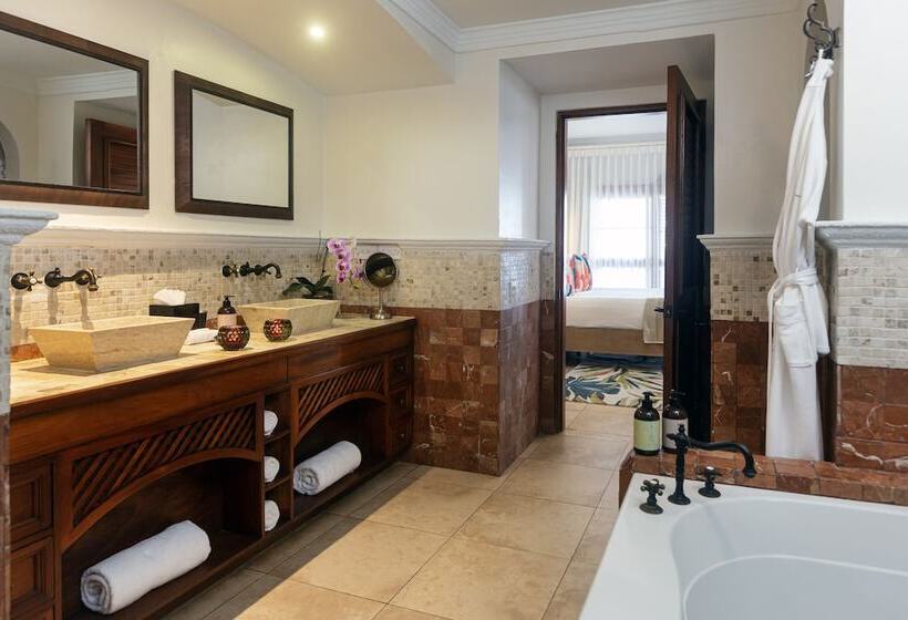 سوییت, Cap Maison Resort & Spa