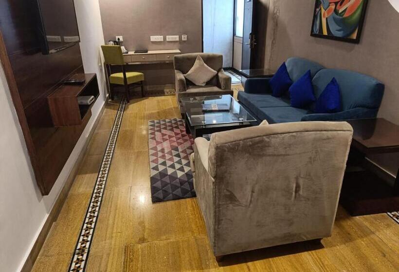 Suite, Natraj  Rishikesh