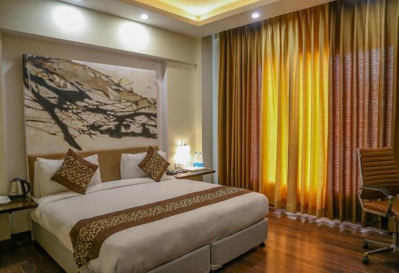 Номер Deluxe, Four Leaf Hotel,budaun
