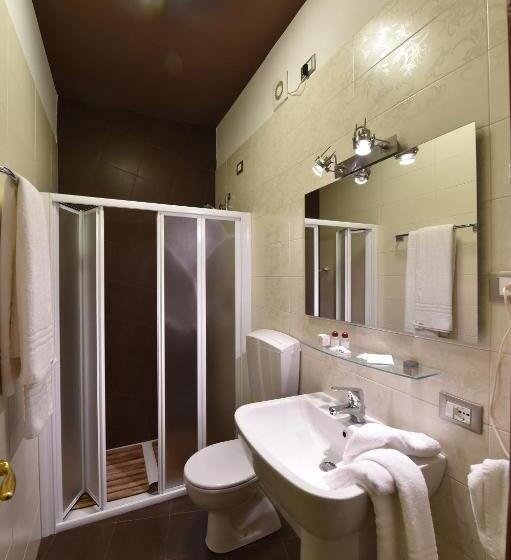 Номер Стандарт, Ambra Hotel   The Only Central Lakeside Hotel In Iseo