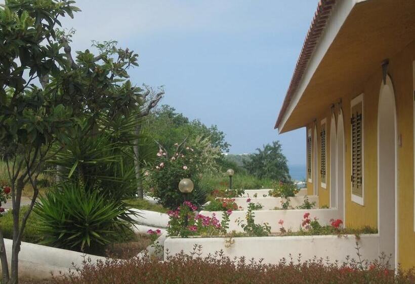Номер Стандарт Трехместный, Cala Petrosa Resort