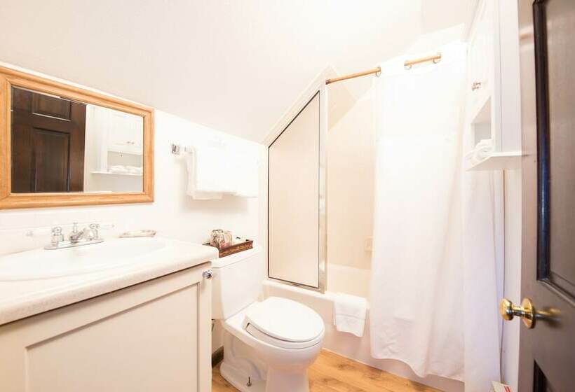 Номер Стандарт Двуспальная Кровать, Elk Mountain Lodge