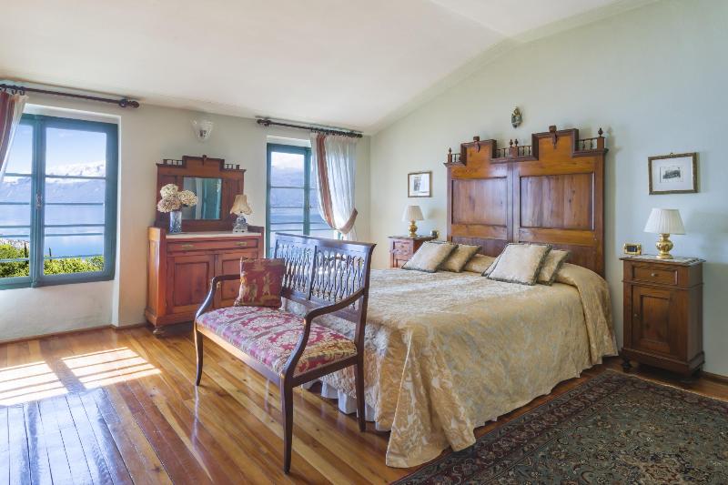سوییت جونیور با چشم‌انداز دریاچه, Boutique Hotel Villa Sostaga