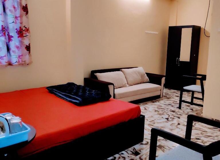 اتاق پریمیوم چهارنفره, Shree Ram Sia Hotel And Banquets