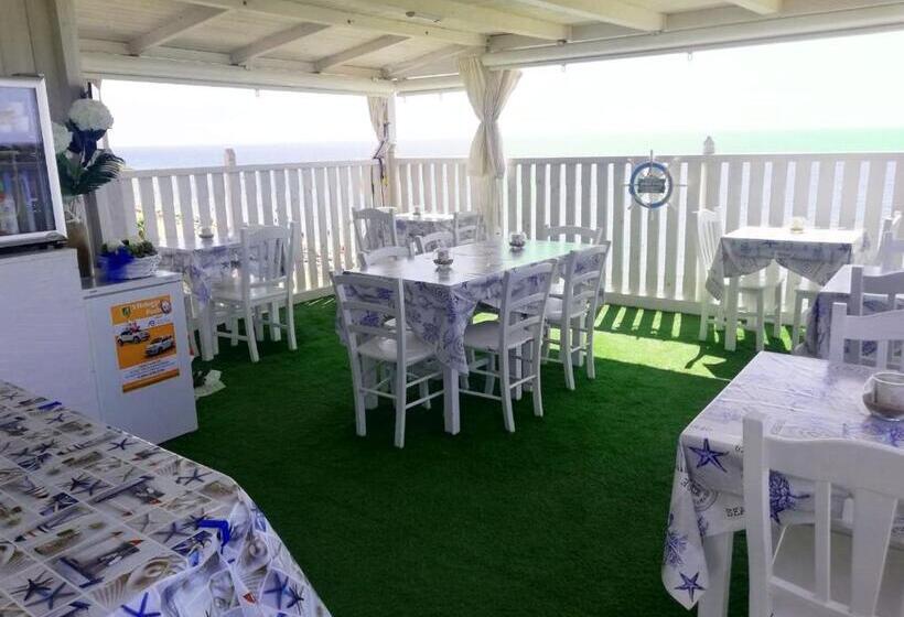 Номер Deluxe Вид на Море с Балконом, B&b Capo Rizzuto Fronte Mare