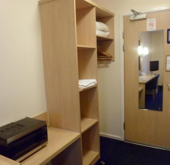 חדר משפחתי, Metro Inns Huddersfield