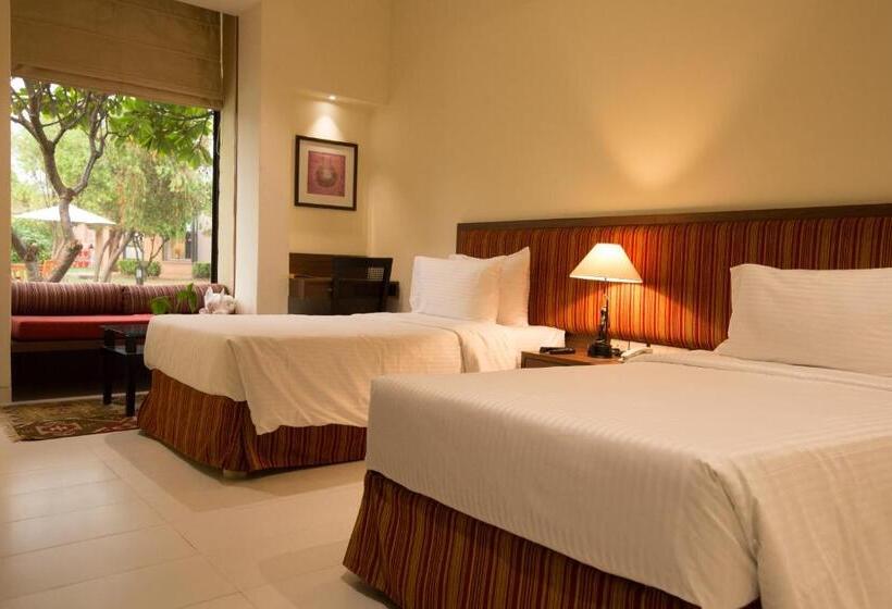 اتاق اجرایی, Lemon Tree Hotel, Tarudhan Valley, Manesar